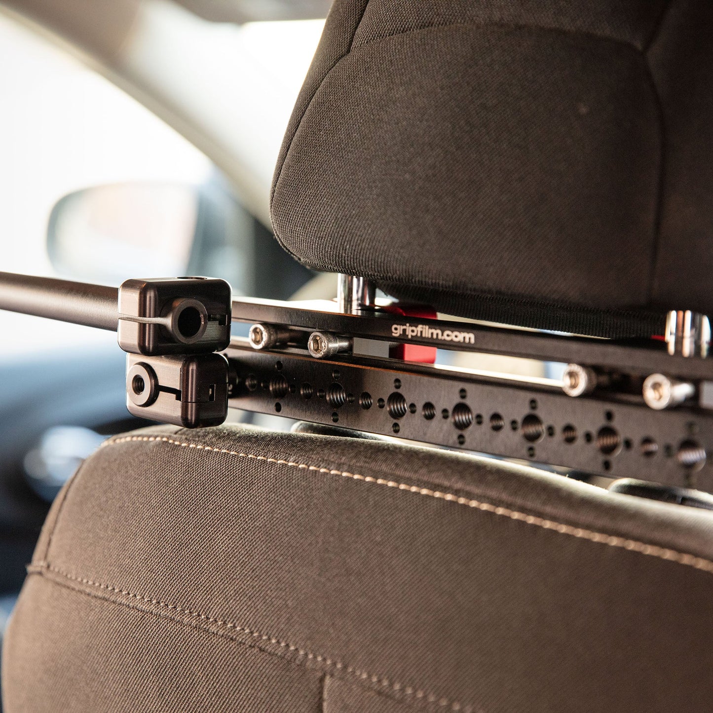 HEADREST CAR CLAMP SET