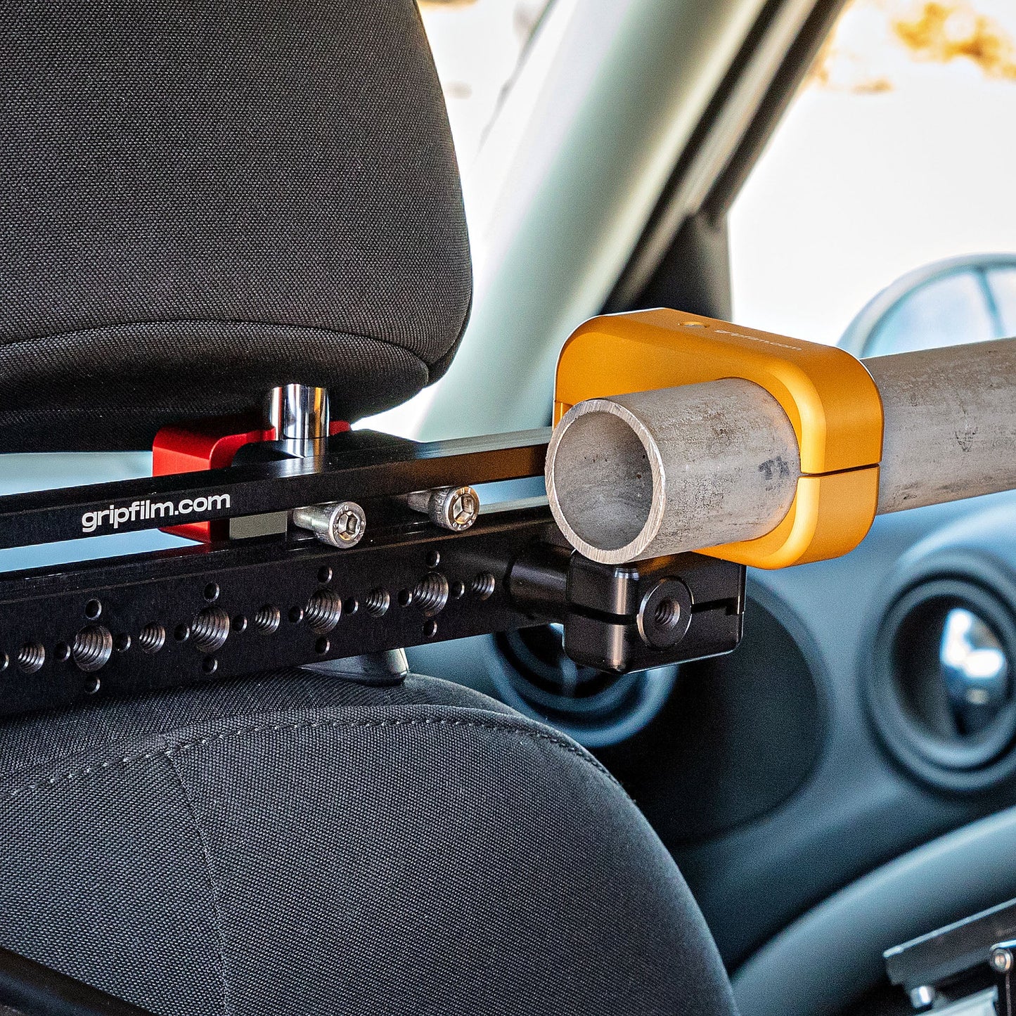 HEADREST CAR CLAMP SET